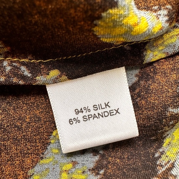 St. John Women's Sleeveless Petite Silk Stretch Tank Top - Picture 10 of 14